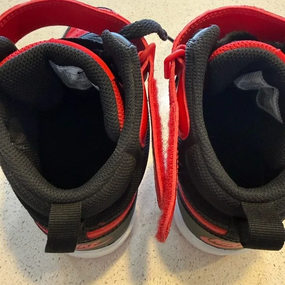 Nike Kids Black and Red Sneakers - Picture 5 of 6